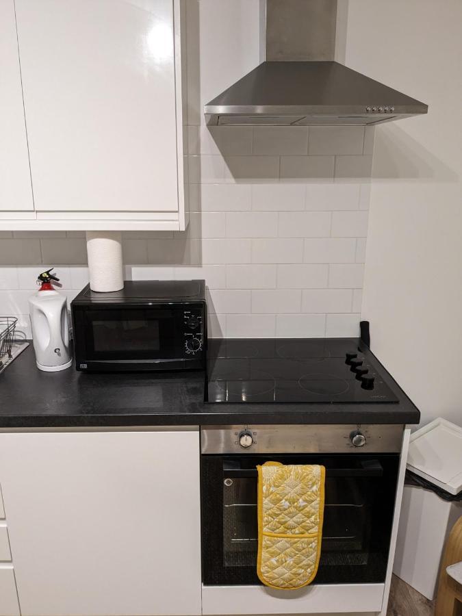 Apartament Guildford Town Centre With Parking Zewnętrze zdjęcie