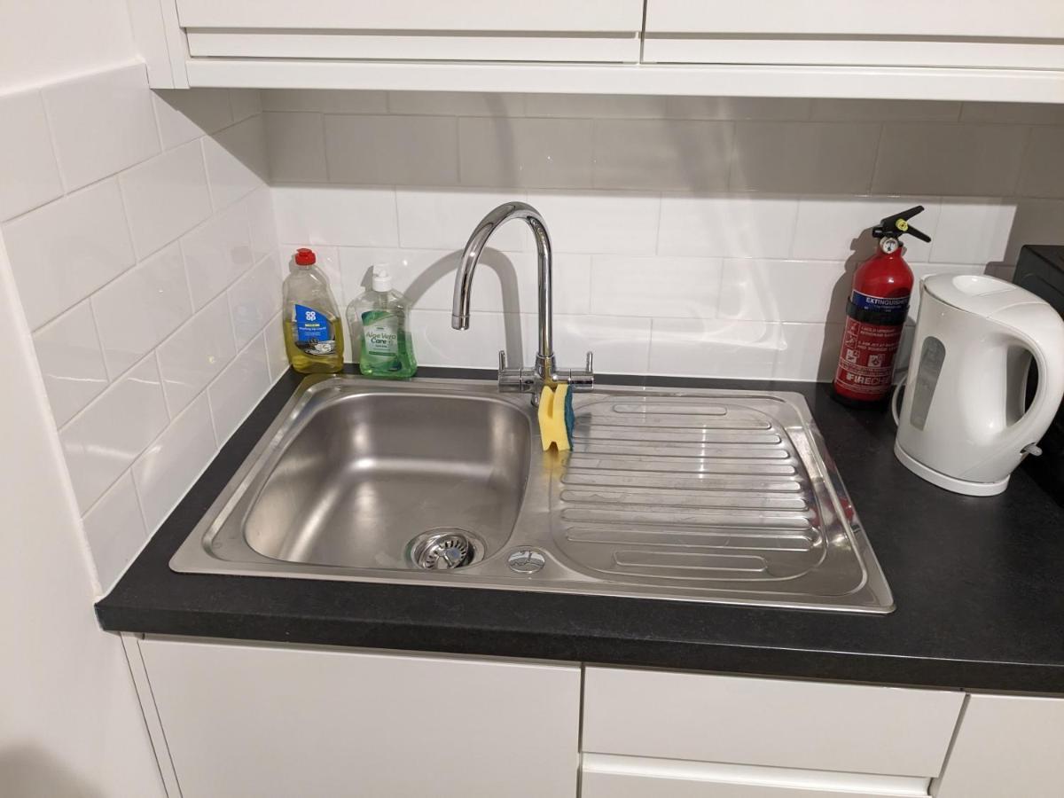 Apartament Guildford Town Centre With Parking Zewnętrze zdjęcie