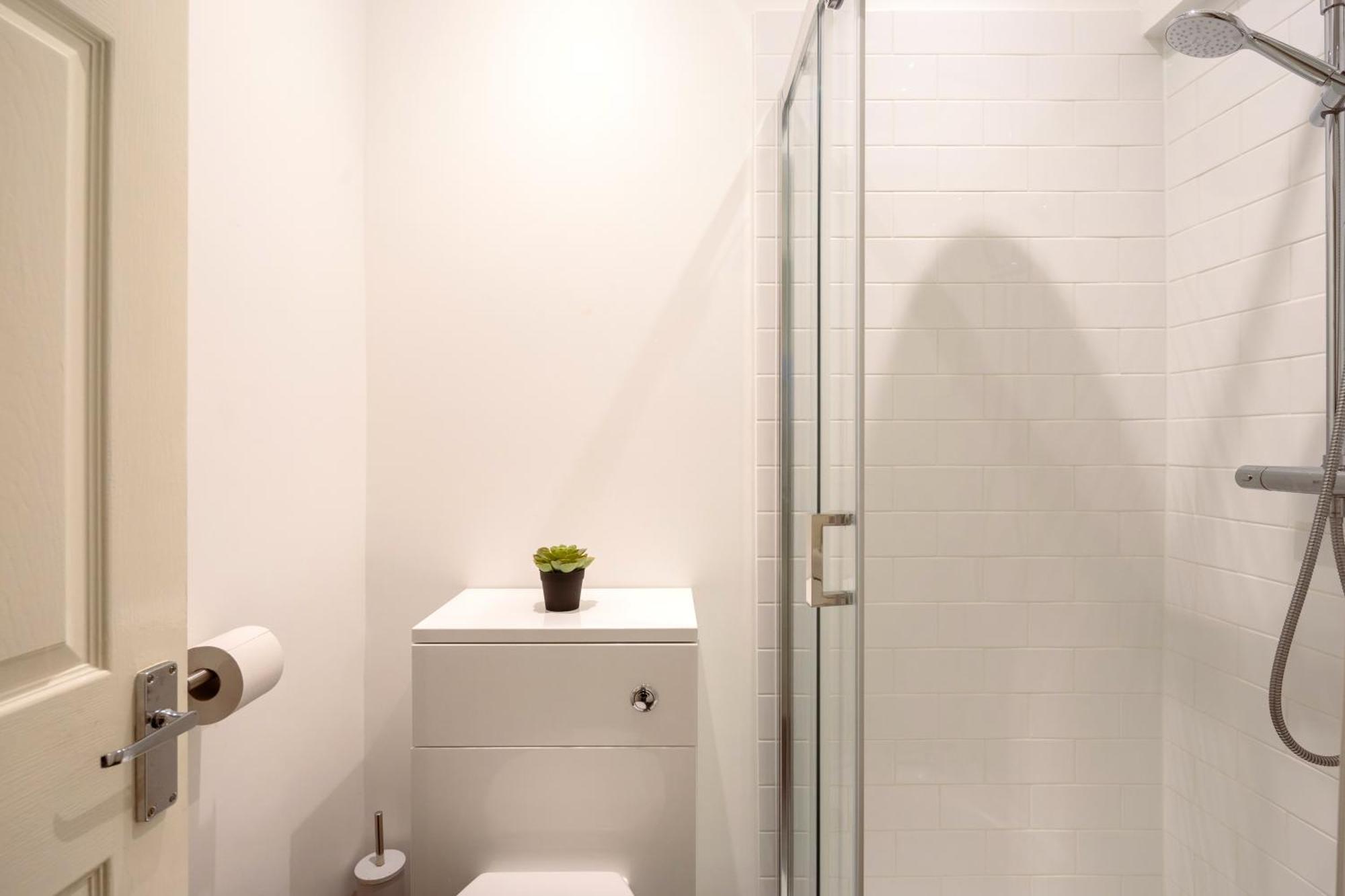 Apartament Guildford Town Centre With Parking Zewnętrze zdjęcie